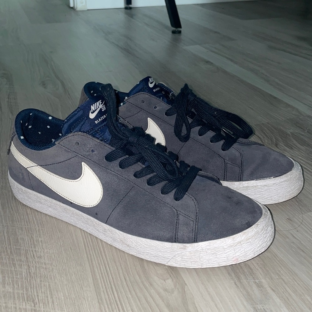 Nike SB blazer. Navy